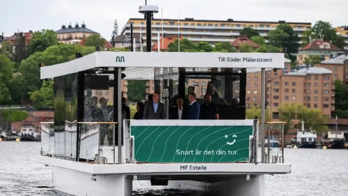 Първият безпилотен електрически ферибот заплава в Стокхолм