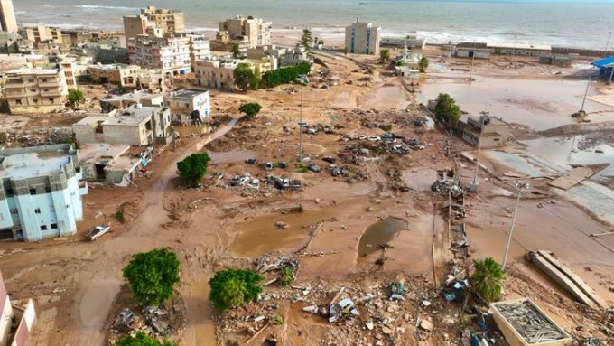Опустошителните наводнения в Либия: Жертвите вече са над 5000