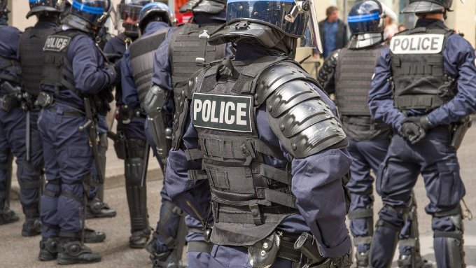 Франция обяви най-високата степен на терористична заплаха