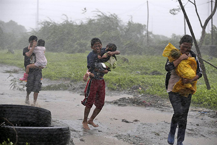 Тайфун уби 38 души във Филипините