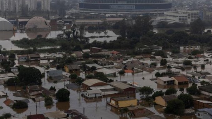 Проливни дъждове причиниха смъртта на десетки хора в Бразилия