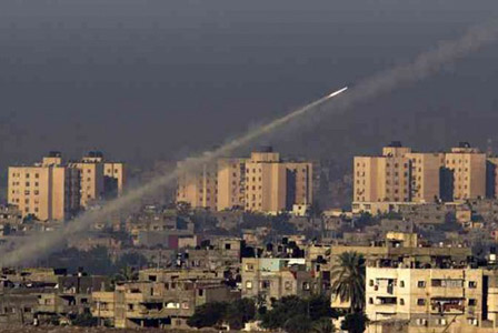 Израелски самолет бомбардира дома на лидера на Хамас
