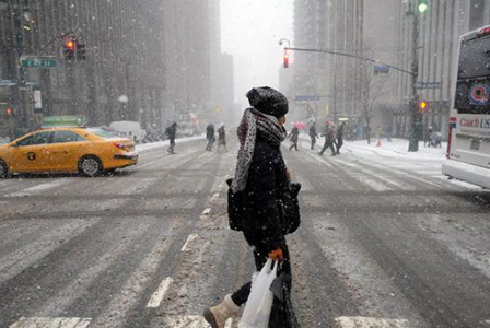 Ню Йорк се готви за най-мощната снежна буря в историята