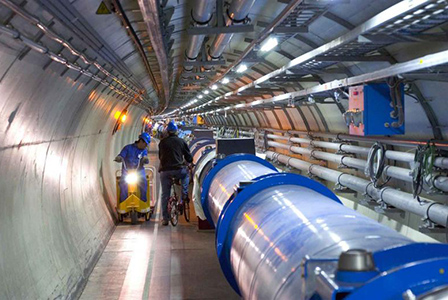 Ускорителят в CERN започва изследване на тъмната материя