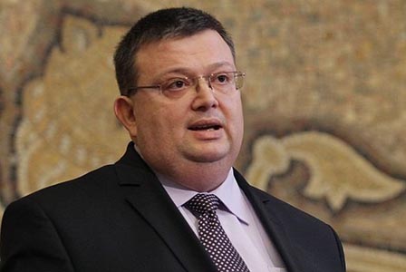 Цацаров се обяви против извънредните правомощия за държавното обвинение