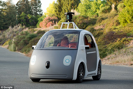 Колата-робот на Google излиза по пътищата