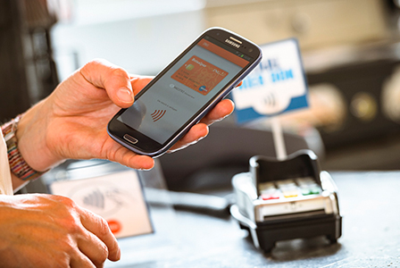 Oнлайн плащанията през мобилни устройства бележат сериозен ръст