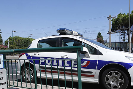 Четири жертви след стрелба във френския град Роа