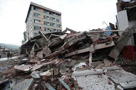 Броят на жертвите при земетресението в Еквадор достигна 272 души