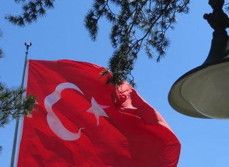 Турция запазва лятното часово време, остава 1 час напред от България