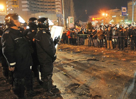Сблъсъци между протестиращи и полицията в Румъния