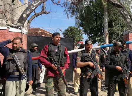 Седем души загинаха при нападение в Пакистан