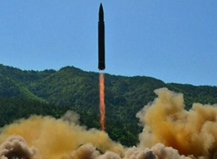 Пхенян изстреля първата си междуконтинентална балистична ракета