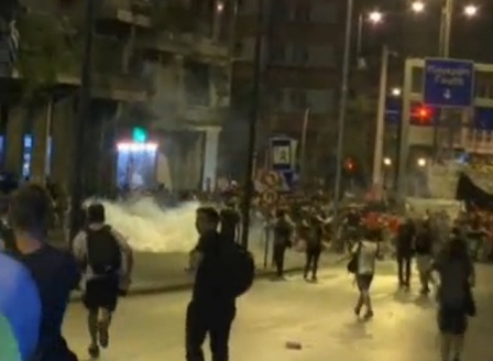 Сблъсъци между полицията и демонстранти в Атина