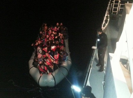 Български плавателен съд спасил десетки мигранти в Егейско море