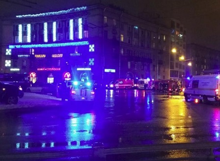 Няколко души бяха ранени при експлозия в супермаркет в Санкт Петербург