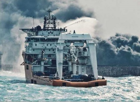 Потъна иранският петролен танкер, който гореше повече от седмица в Източнокитайско море