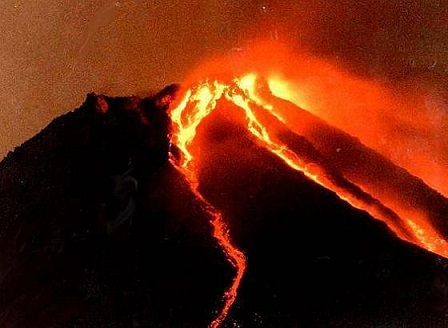 Вулканът Майон на Филипините може да изригне до дни