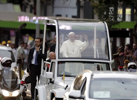 Папа Франциск пристигна в Чили