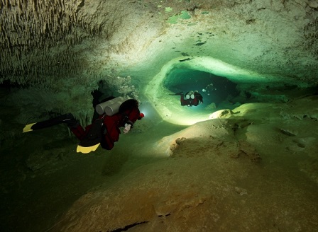 В Мексико откриха най-дългата подводна пещера в света (снимки)