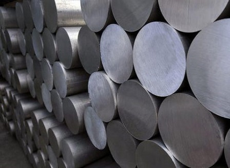 Английските борси спират търговията с руски алуминий