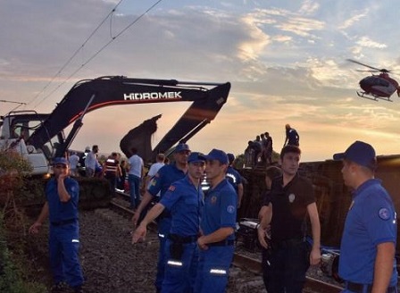 Няма пострадали български граждани при влаковата катастрофа в Турция