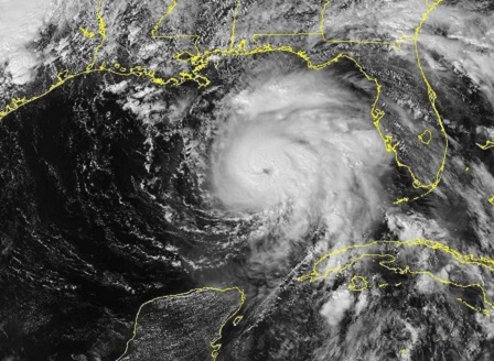 Ураганът Майкъл се приближава към Флорида