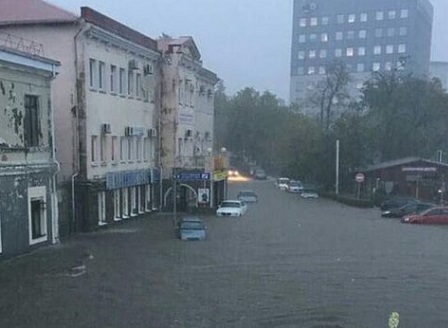 Наводнения убиха шестима души в Русия