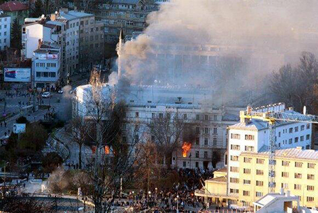 Ожесточени протести в цяла Босна, горяха сгради в Сараево, Тузла и Зеница