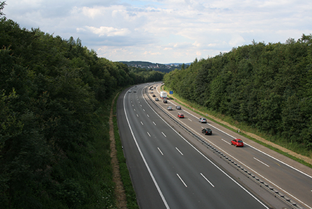 Соларни магистрали ще заместят асфалтовите пътища